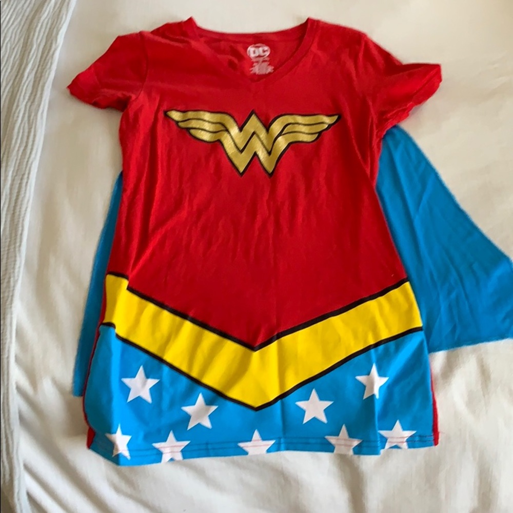 Wonder Woman Cape T-Shirt